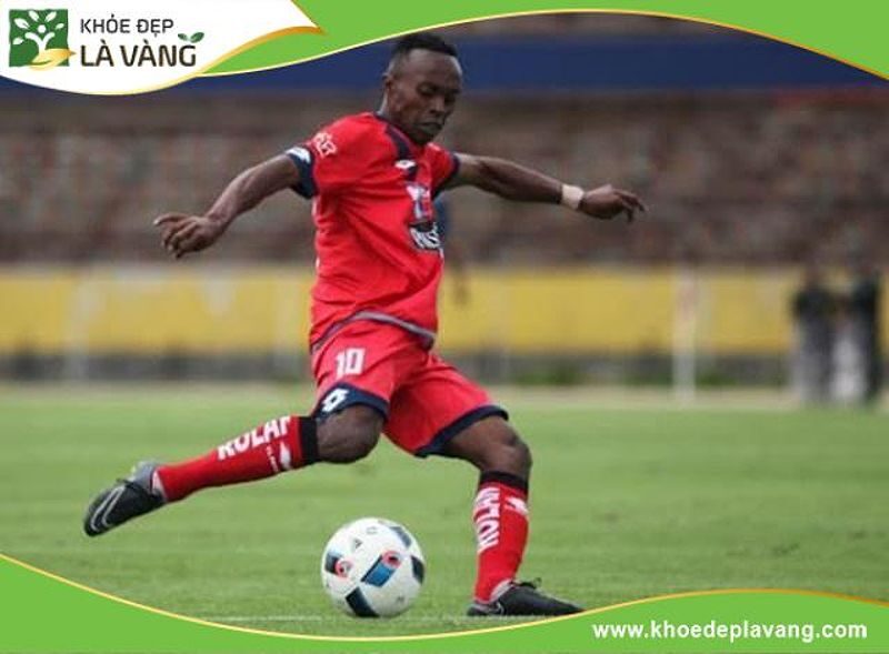 Chiều cao 1m62 khiến Christian Lara không có cơ hội xuất ngoại thi đấu