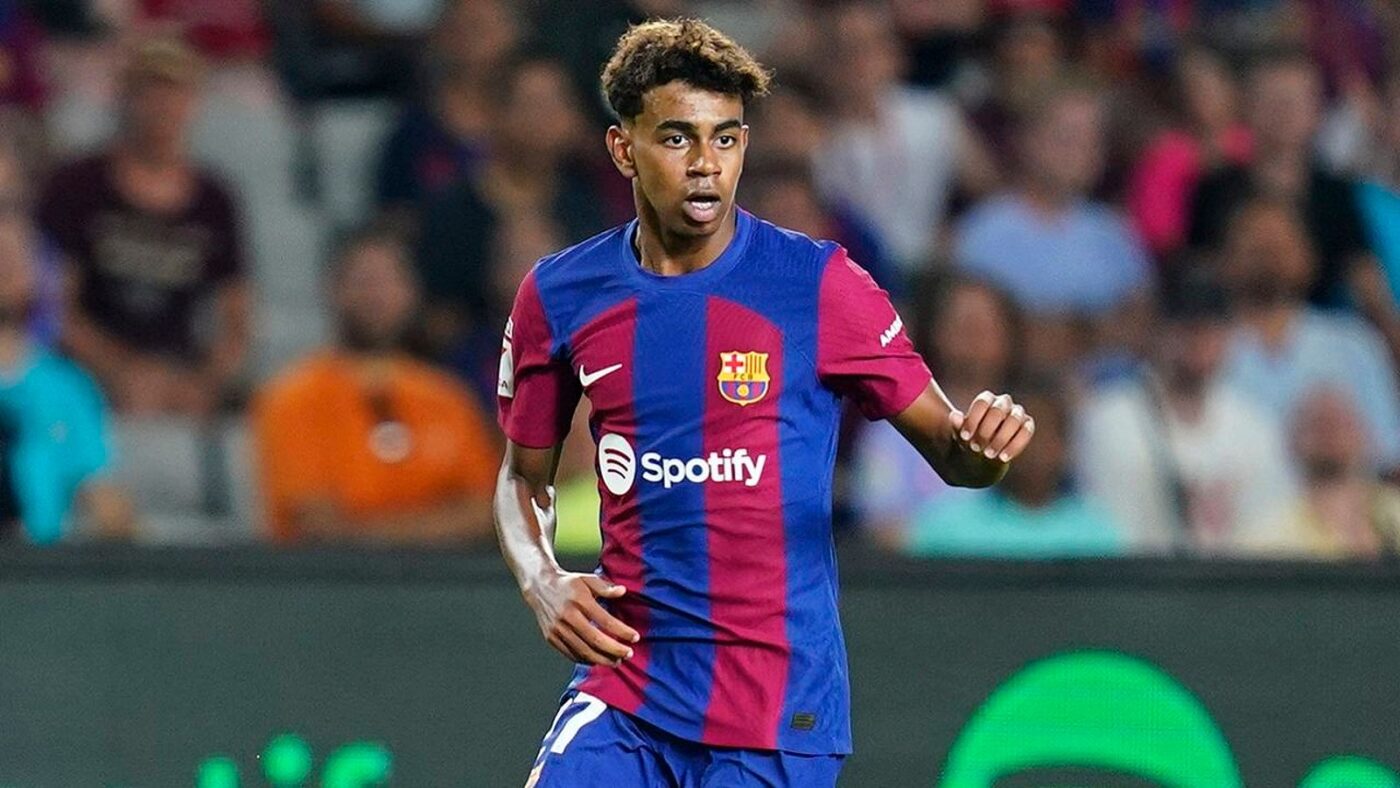 Jamal Musiala trong màu áo Bayern Munich