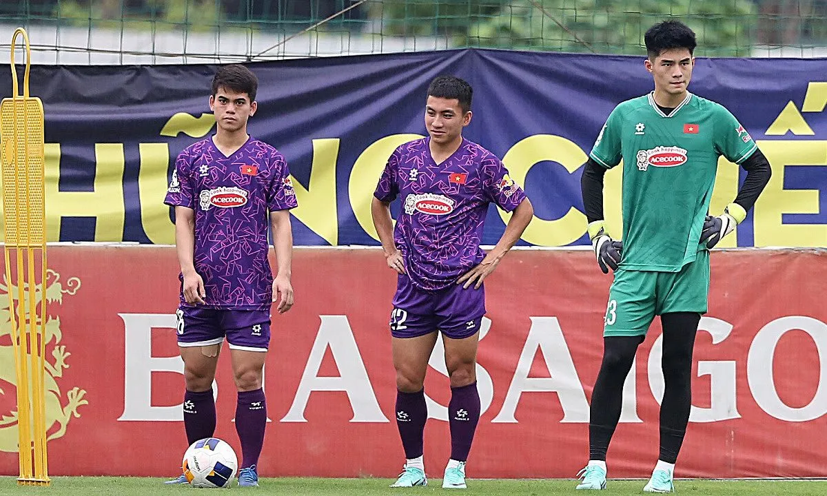 Vũ Thế Vương: Câu Chuyện Phi Thường Của Thủ Môn Thấp Nhất Việt Nam