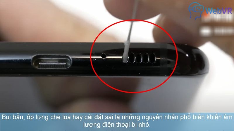 Bụi bẩn, ốp lưng che loa hay cài đặt sai là những nguyên nhân phổ biến khiến âm lượng điện thoại bị nhỏ.